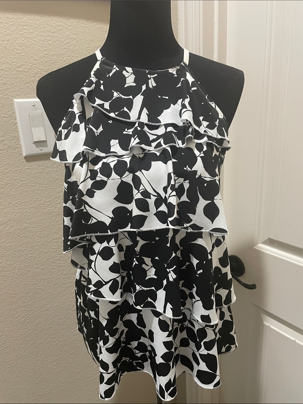 Black & White Leaf Print Ruffle Halter Tank